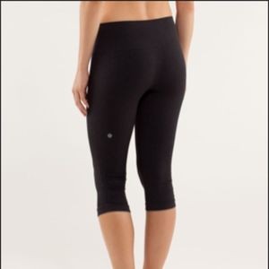 Lululemon In the Flow Crop Black Size 6
